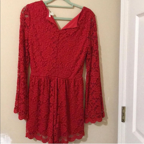 Red lace romper - Picture 2 of 3